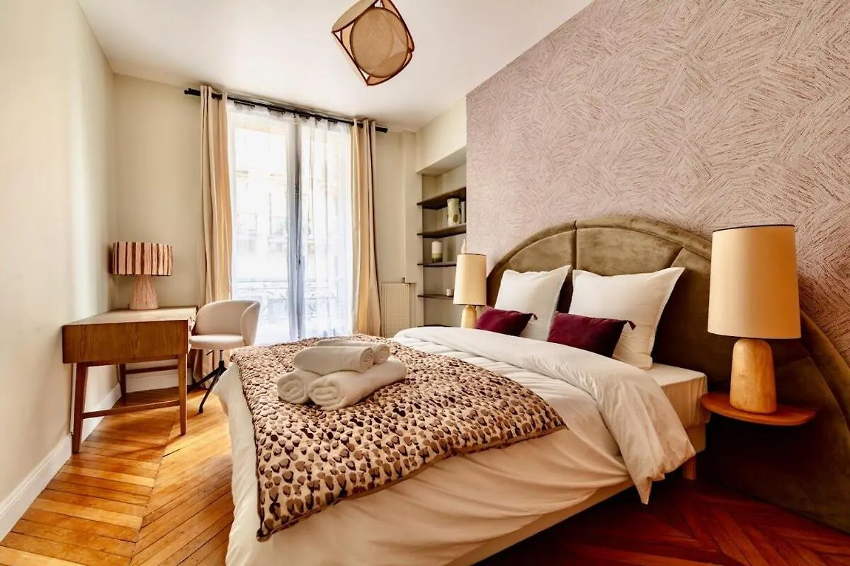 דירות Paris 8 - Opera - Rue Constantinople - Duplex 8 Pieces