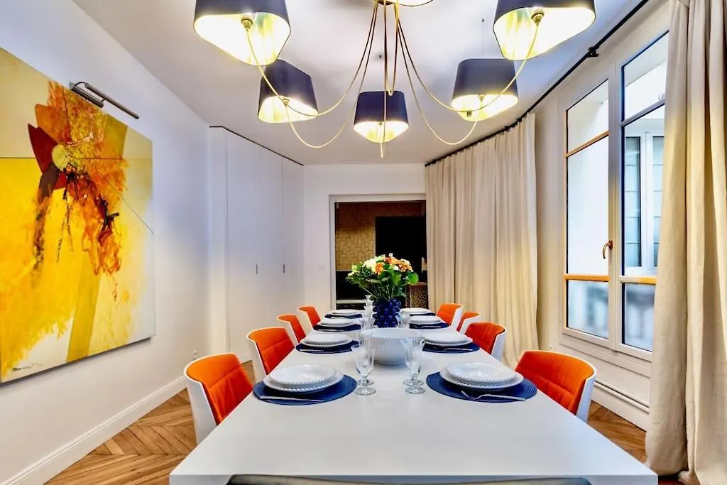 Paris 8 - Opera - Rue Constantinople - Duplex 8 Pieces Apartment