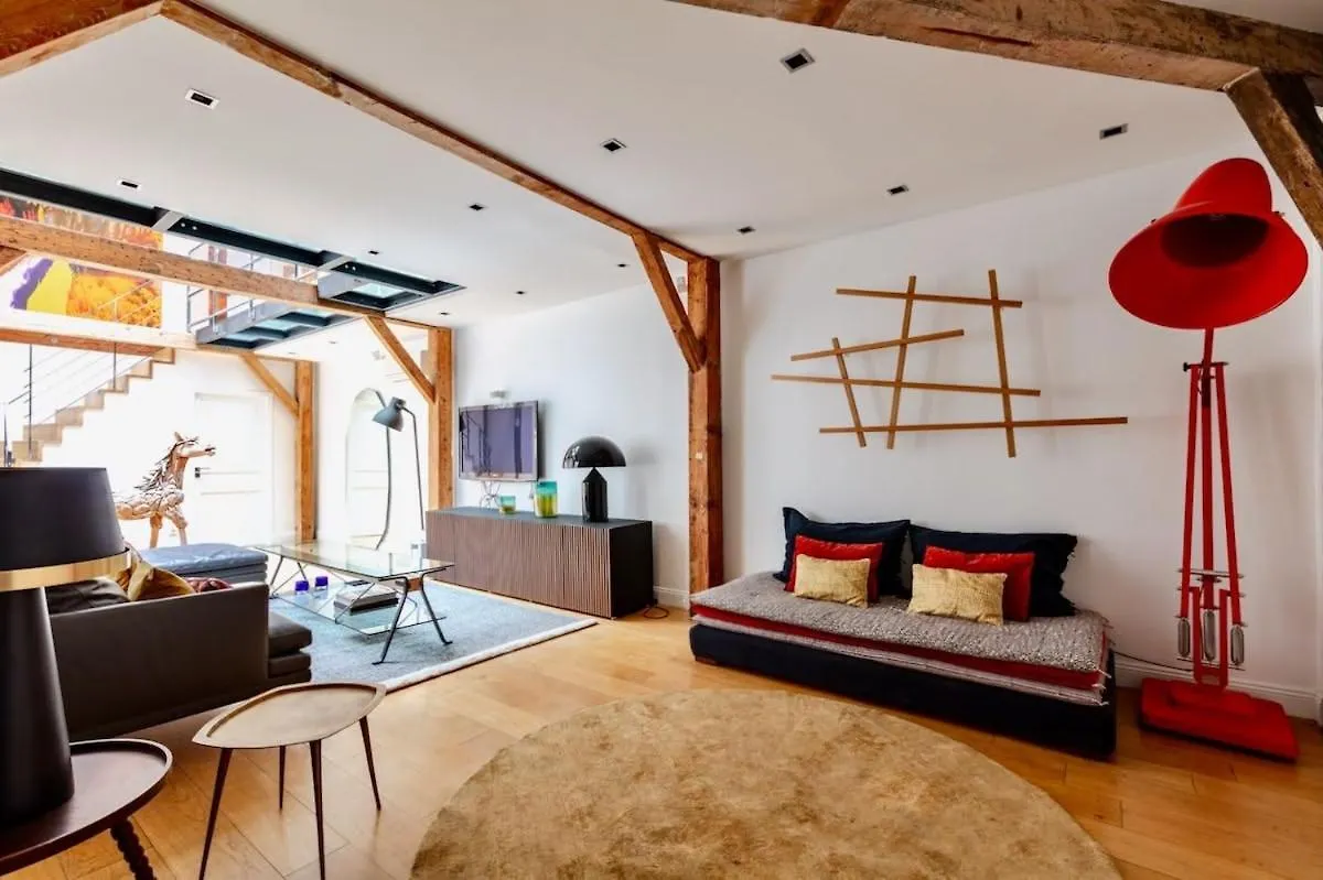 Paris 8 - Opera - Rue Constantinople - Duplex 8 Pieces Apartment France