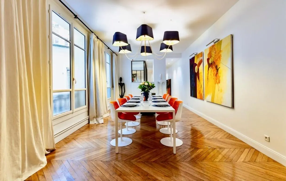 Paris 8 - Opera - Rue Constantinople - Duplex 8 Pieces Apartment