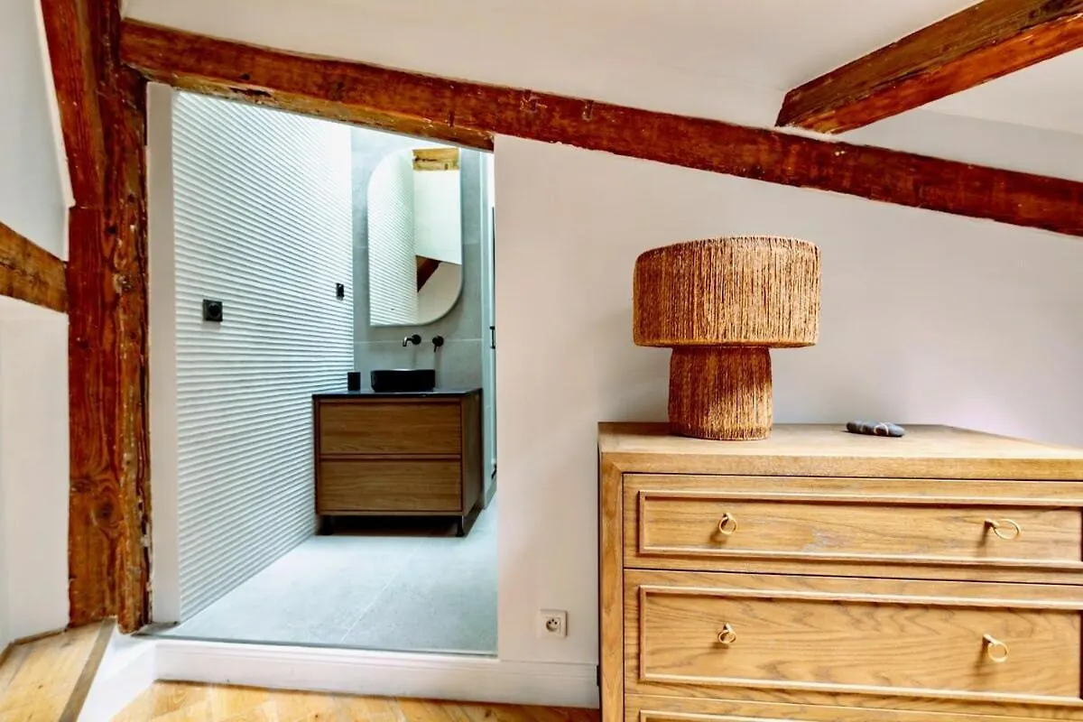 Paris 8 - Opera - Rue Constantinople - Duplex 8 Pieces Apartment
