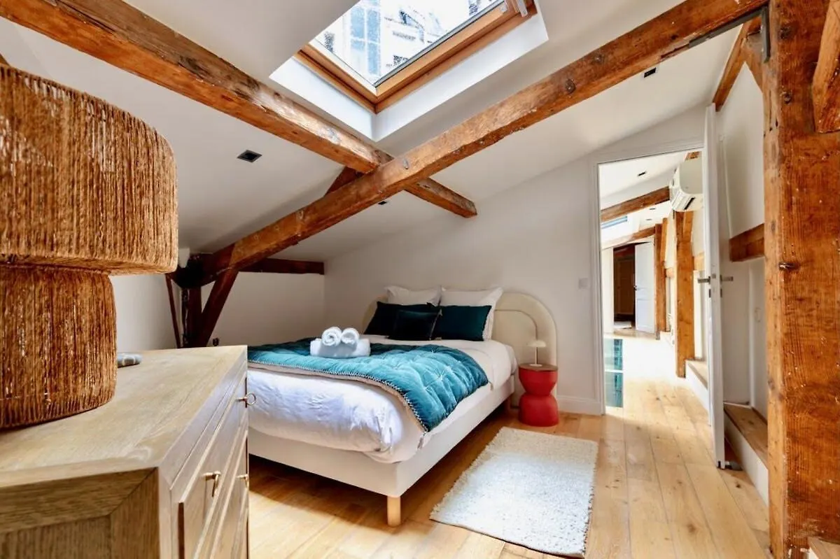 Paris 8 - Opera - Rue Constantinople - Duplex 8 Pieces Apartment 0*,