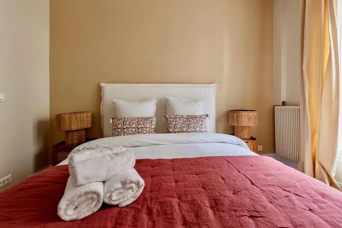 Paris 8 - Opera - Rue Constantinople - Duplex 8 Pieces Apartment