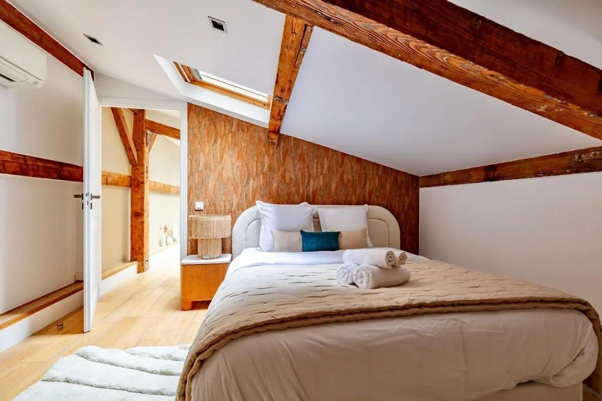 Paris 8 - Opera - Rue Constantinople - Duplex 8 Pieces Apartment