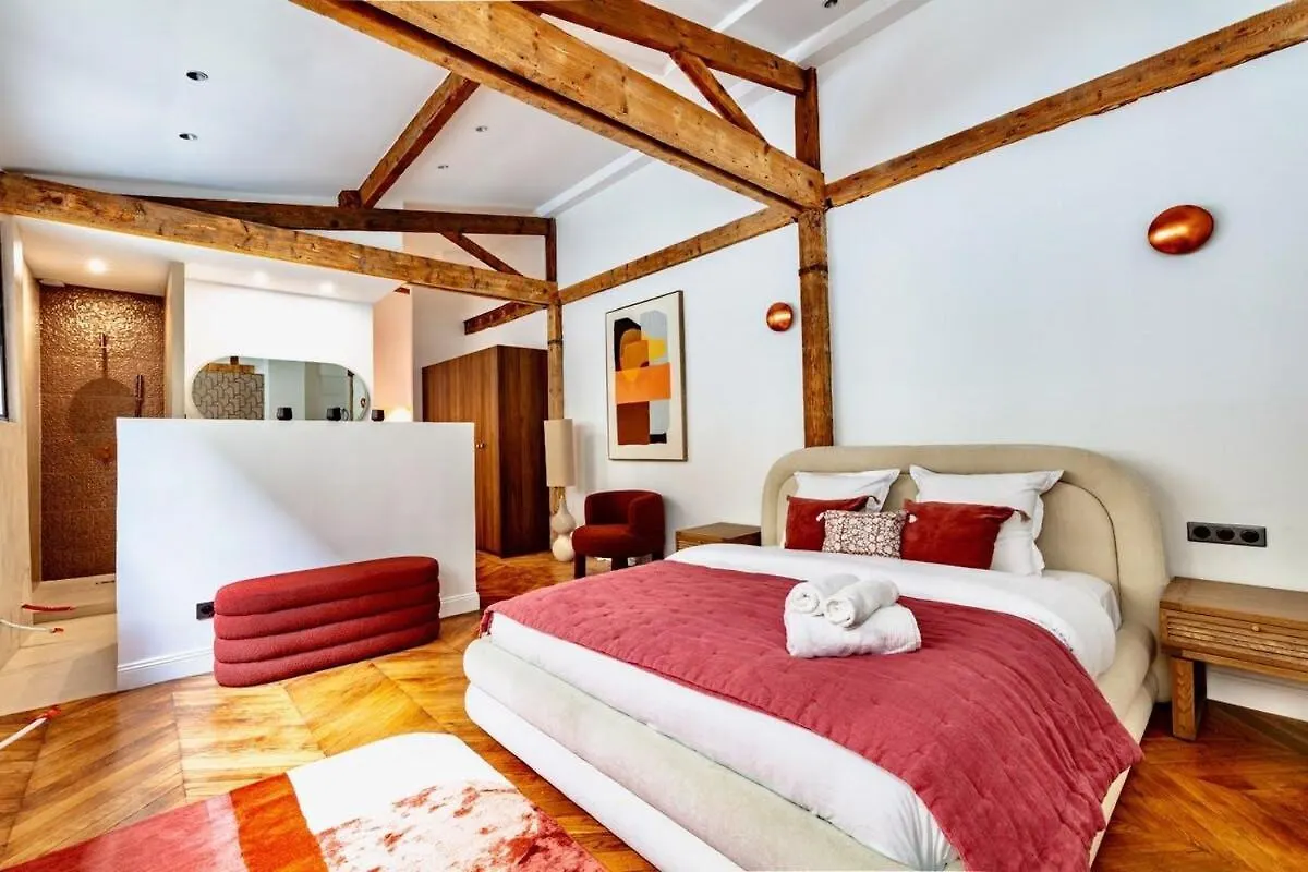 Paris 8 - Opera - Rue Constantinople - Duplex 8 Pieces Apartment France